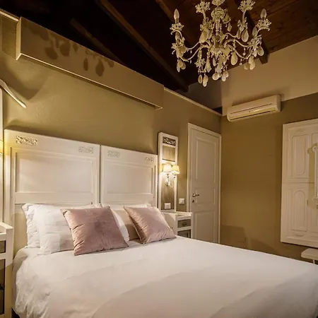 Le Meraviglie Di Alice 3* קליארי